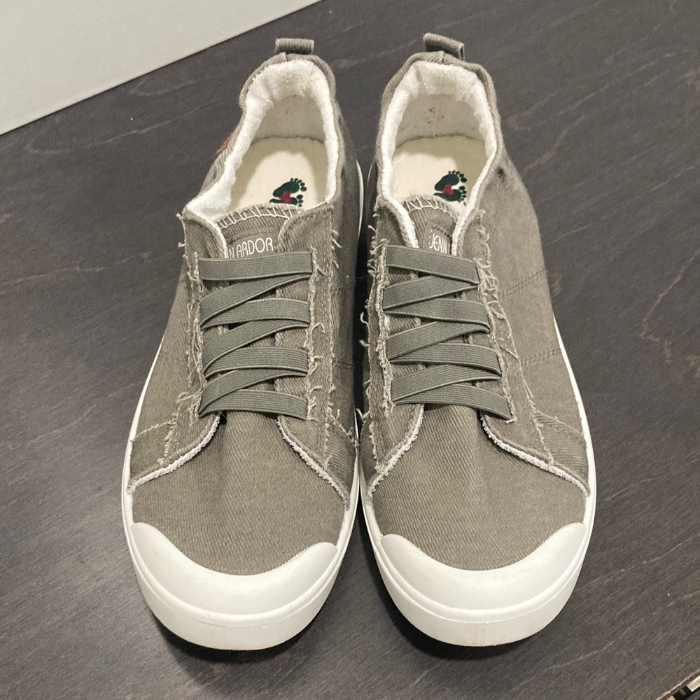 Jenn Ardor Gray Canvas Sneakers